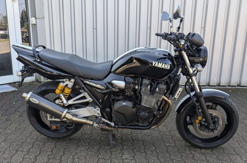 XJR1300 schwarz-weiss gebraucht 2